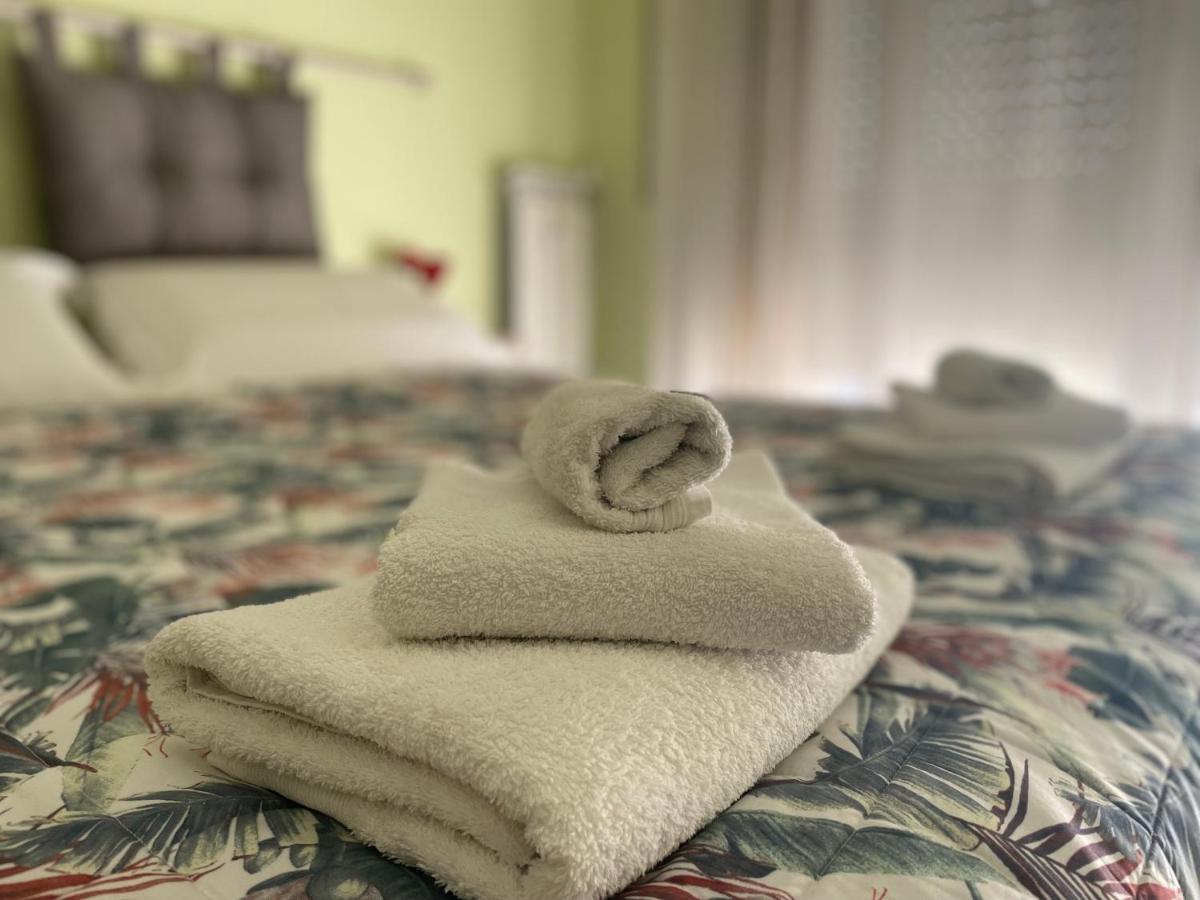 Bed & Breakfast Cavour16 Rent Bedrooms 3*