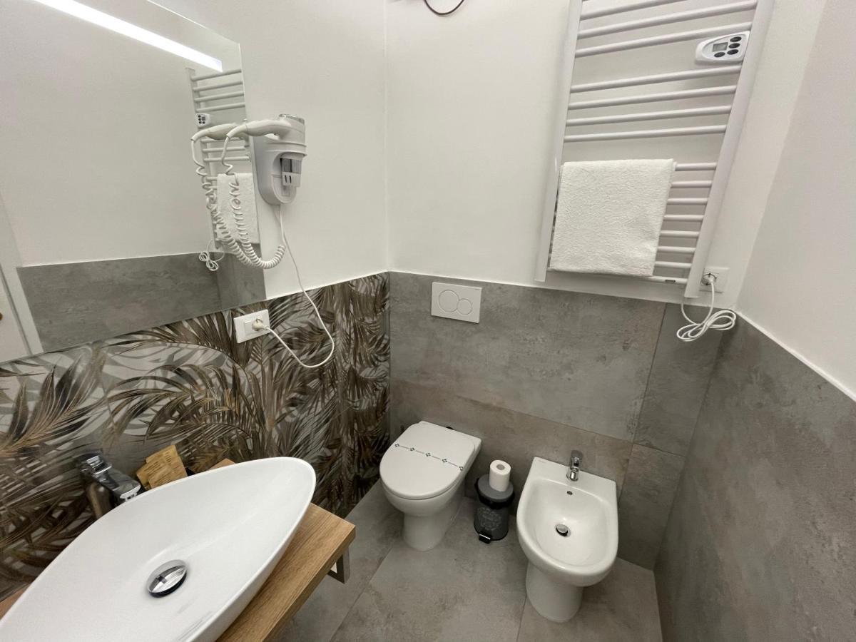 Bed & Breakfast Cavour16 Rent Bedrooms 3*