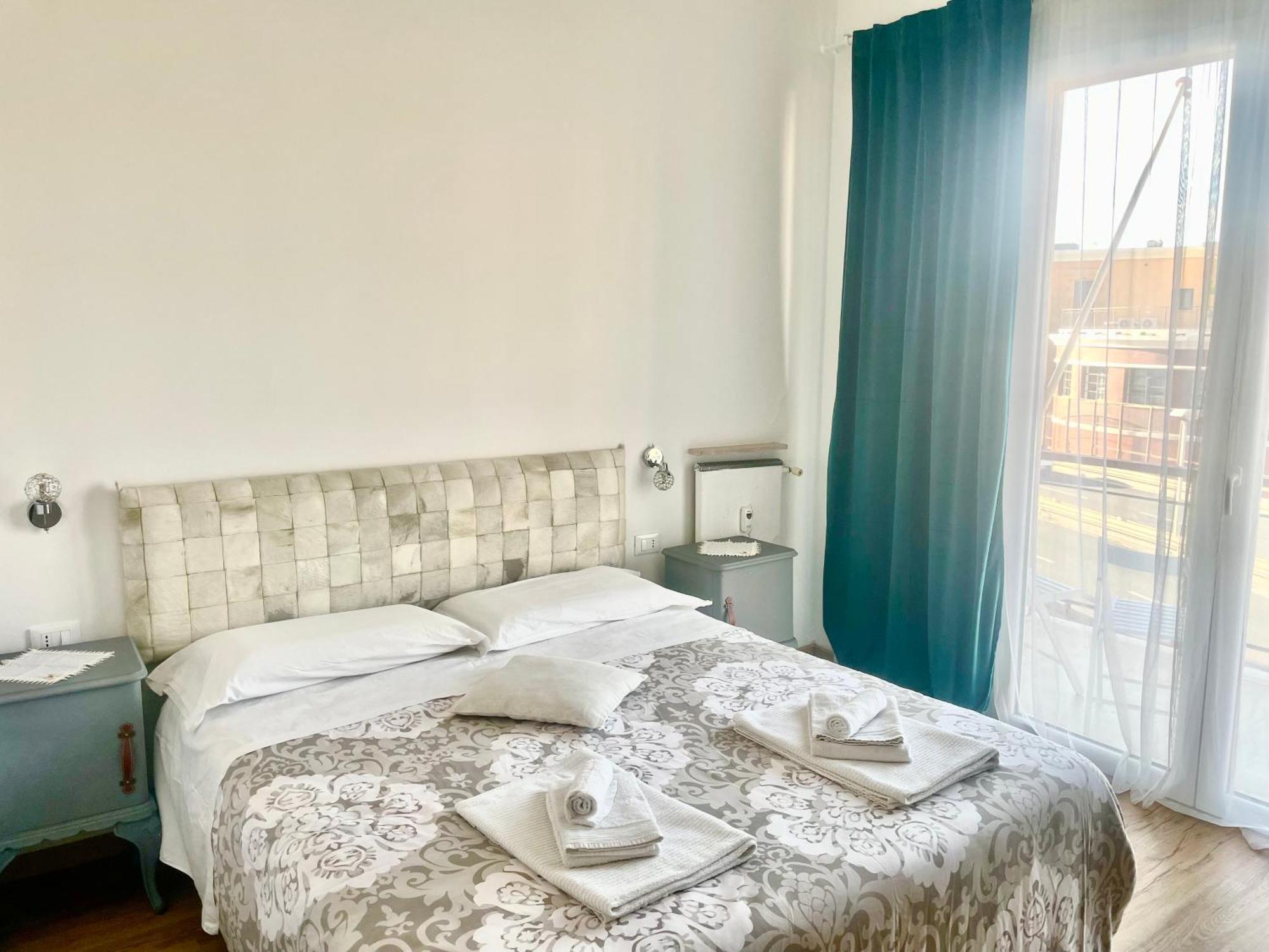 Cavour16 Rent Bedrooms Bed & Breakfast