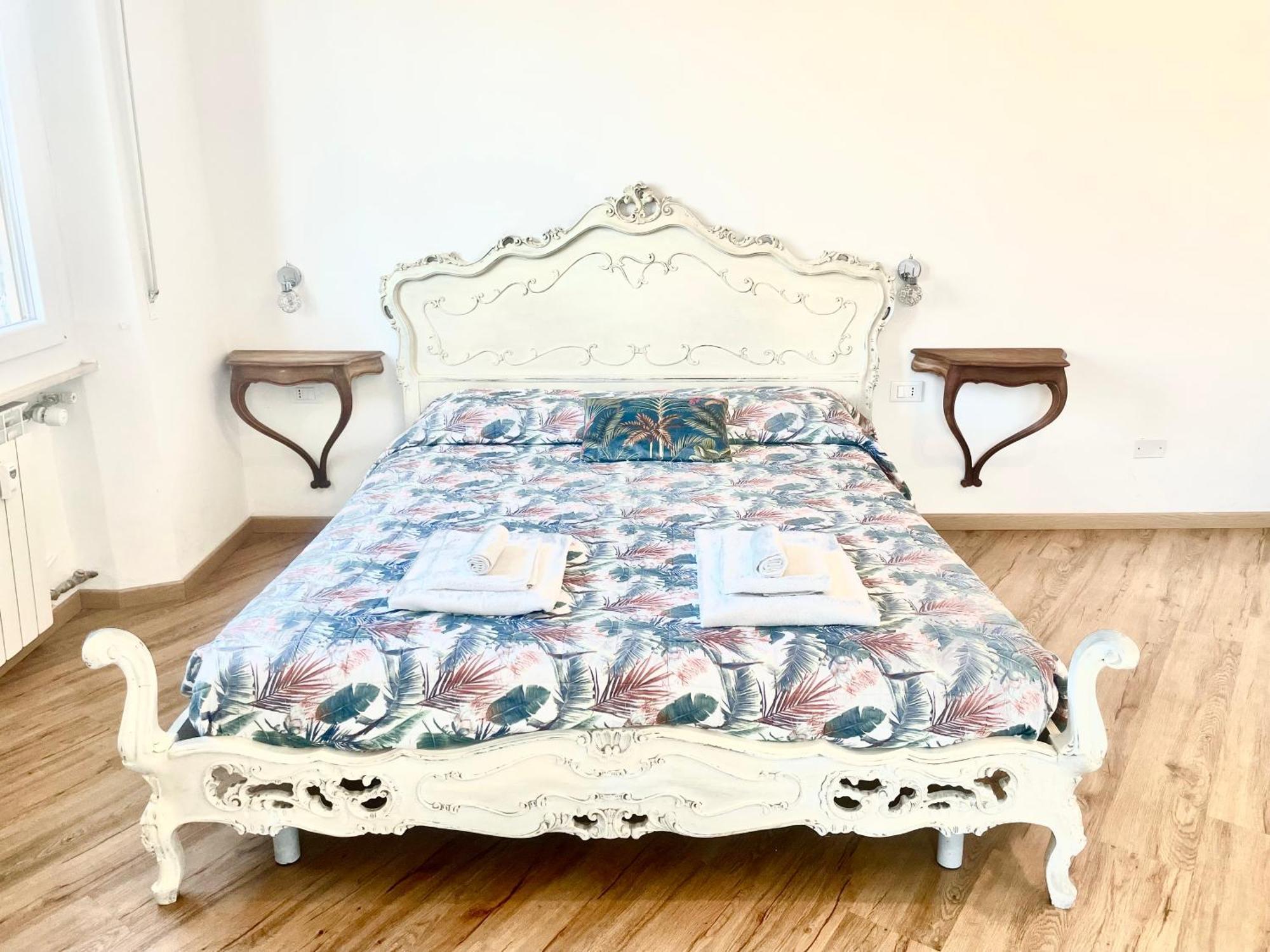 Cavour16 Rent Bedrooms 3* Genova
