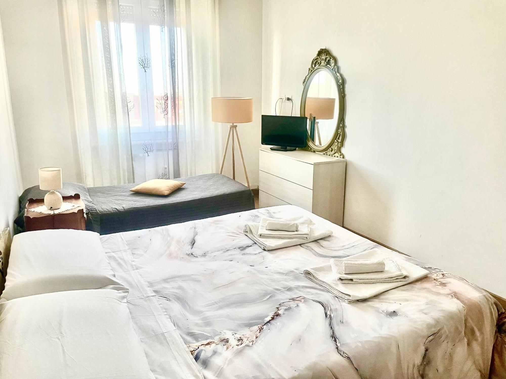 Cavour16 Rent Bedrooms 3* Genova