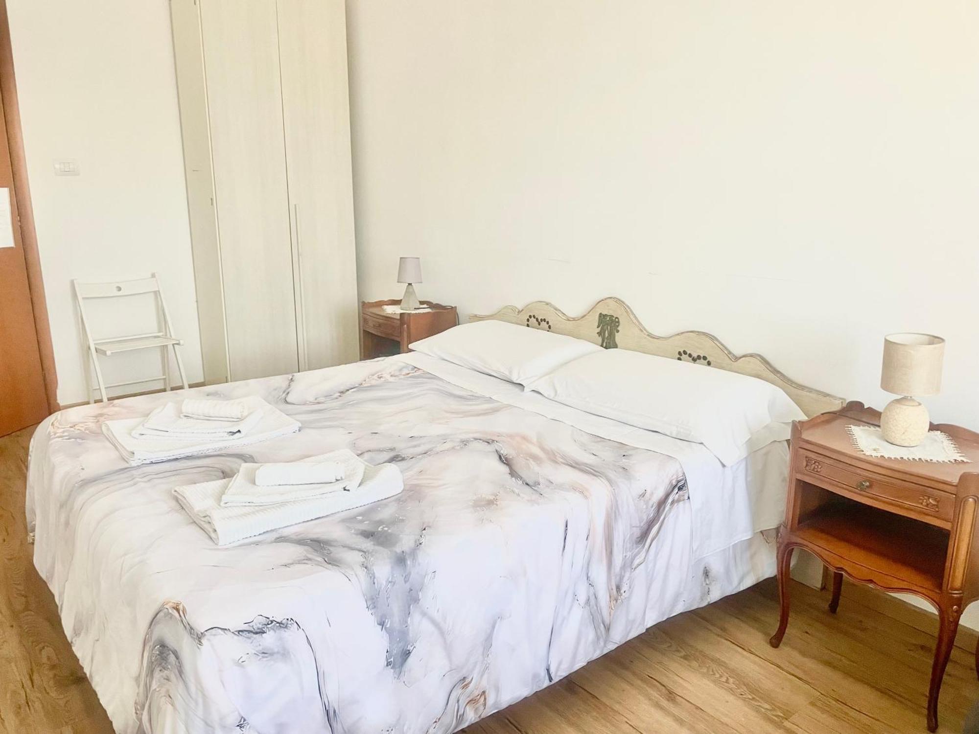 Cavour16 Rent Bedrooms