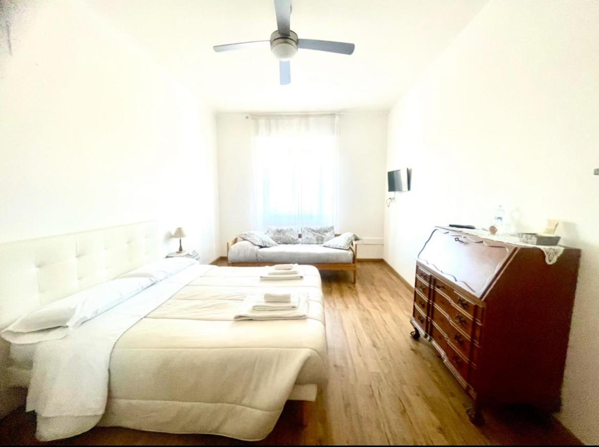 Cavour16 Rent Bedrooms