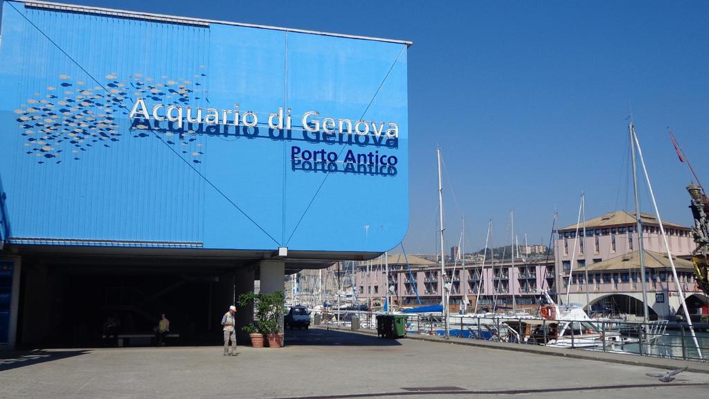 Cavour16 Rent Bedrooms 3* Genova
